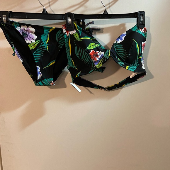 Official NFL Seahawks Jersey size Medium.  With matching tights medium. - Picture 5 of 16